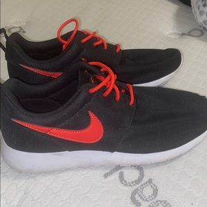 Nike tennis shoes